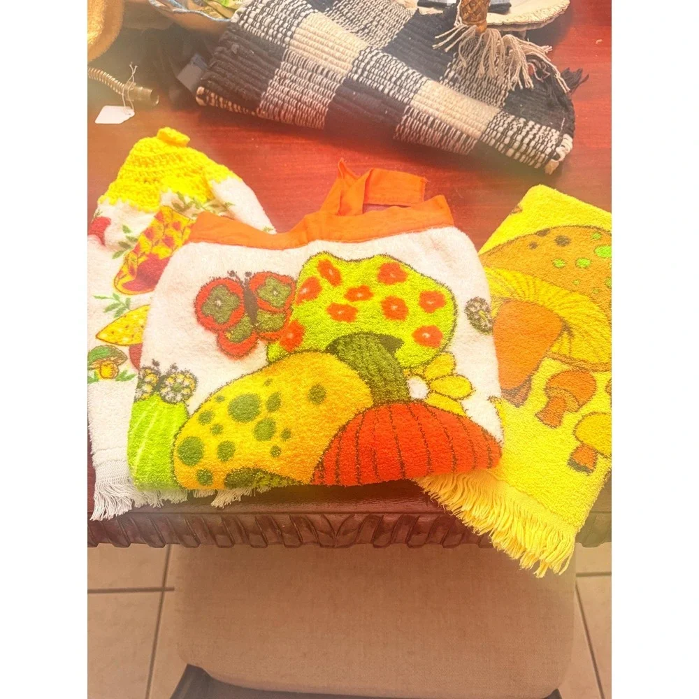 3pc SET VTG 1970s Mushroom Towel Apron Kitchen Towel Yellow Crochet Top Towel